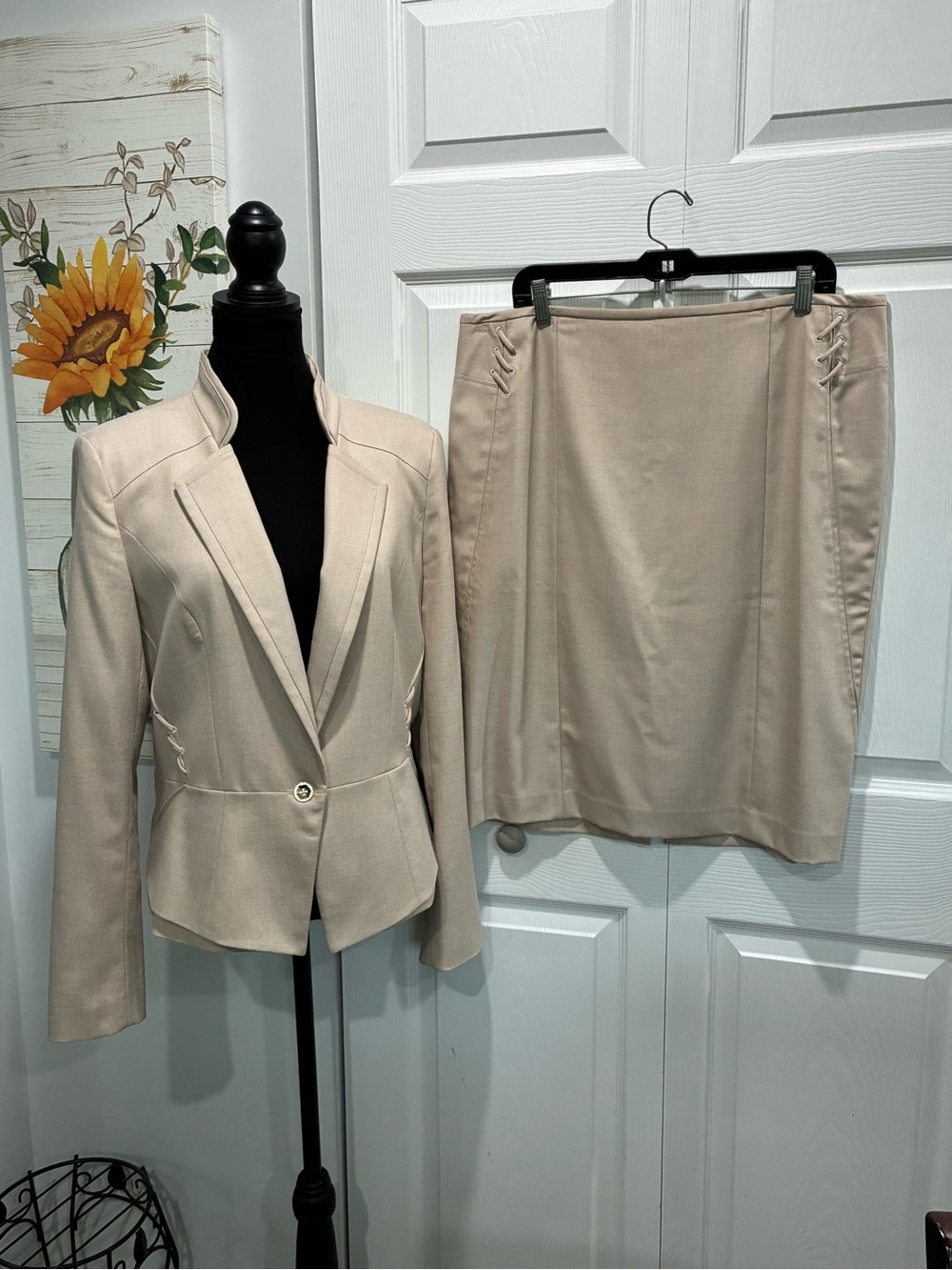 White House Black Market Cream Tailored Blazer & Pencil Skirt Set